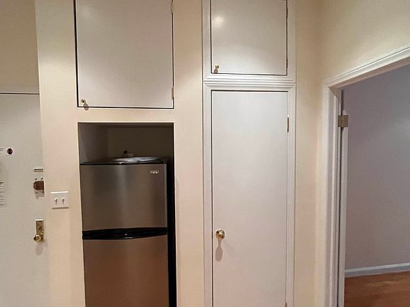 4th image of 64 Saint Marks Pl APT 3