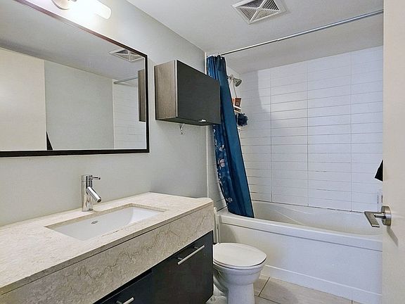 5th image of 126 Simcoe St #707