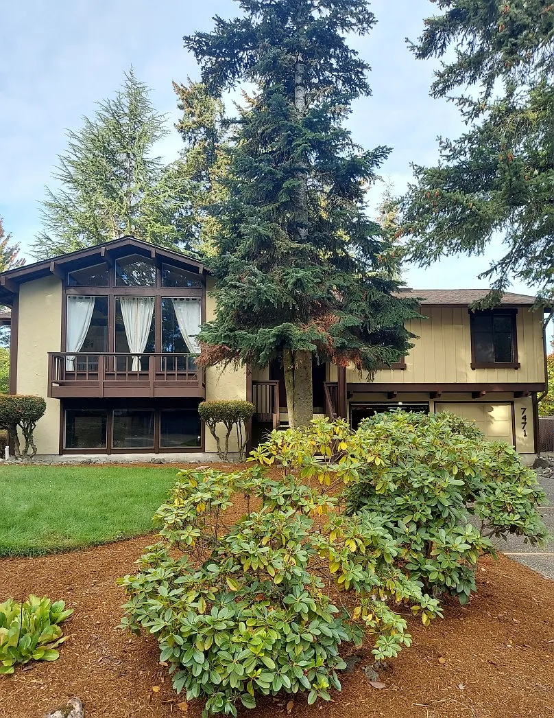 4 bed, 2770 sqft, $5,200 — Photo 1