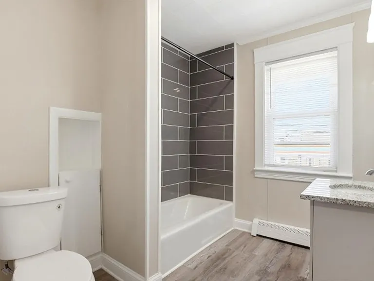 117 Webster St — Photo 16