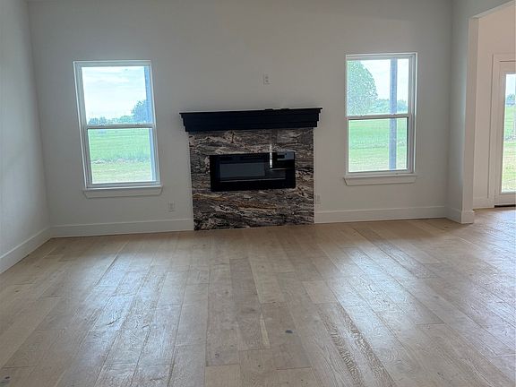 3rd image of 114 Trailridge Dr