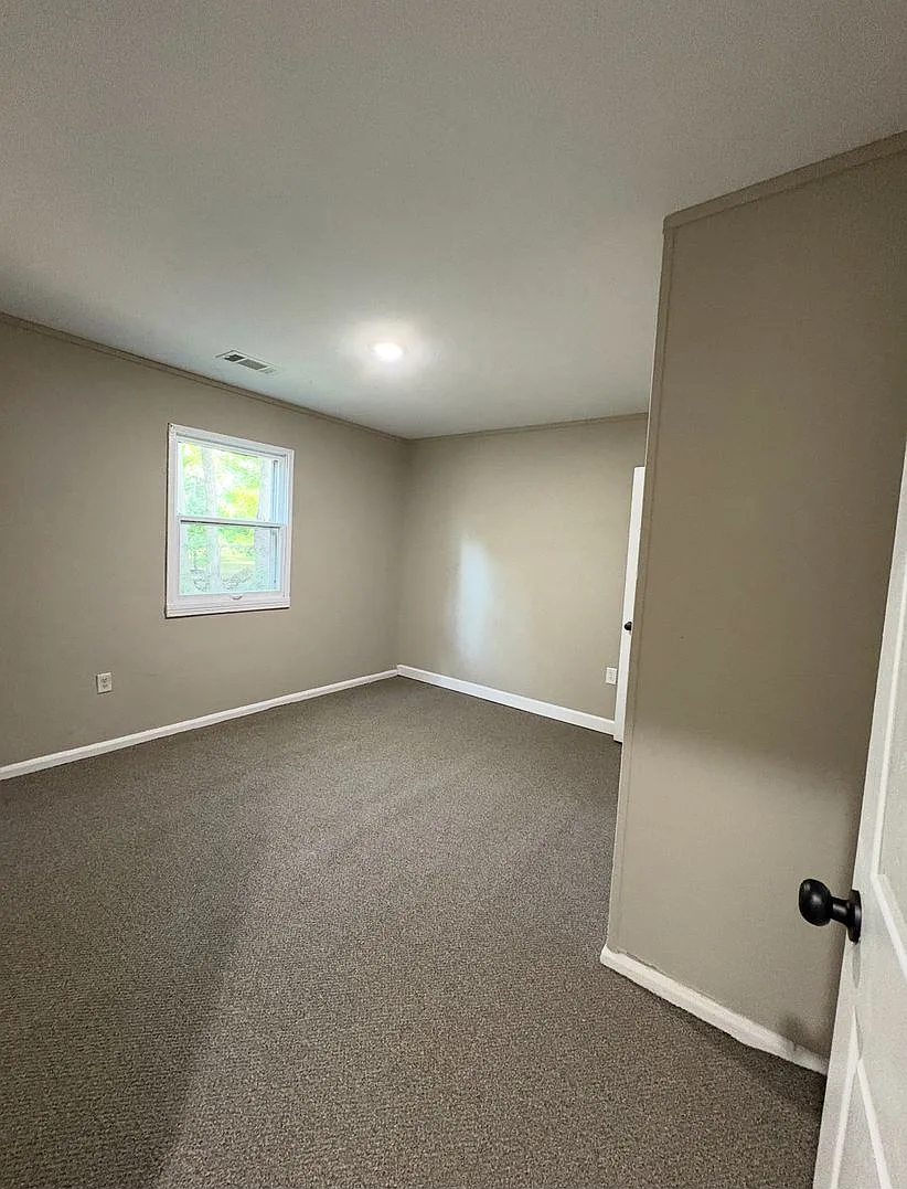 3 Bedroom 1 Bath home in Millington — Photo 4