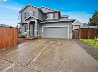 229 W Edgewood Dr, Newberg, OR 97132