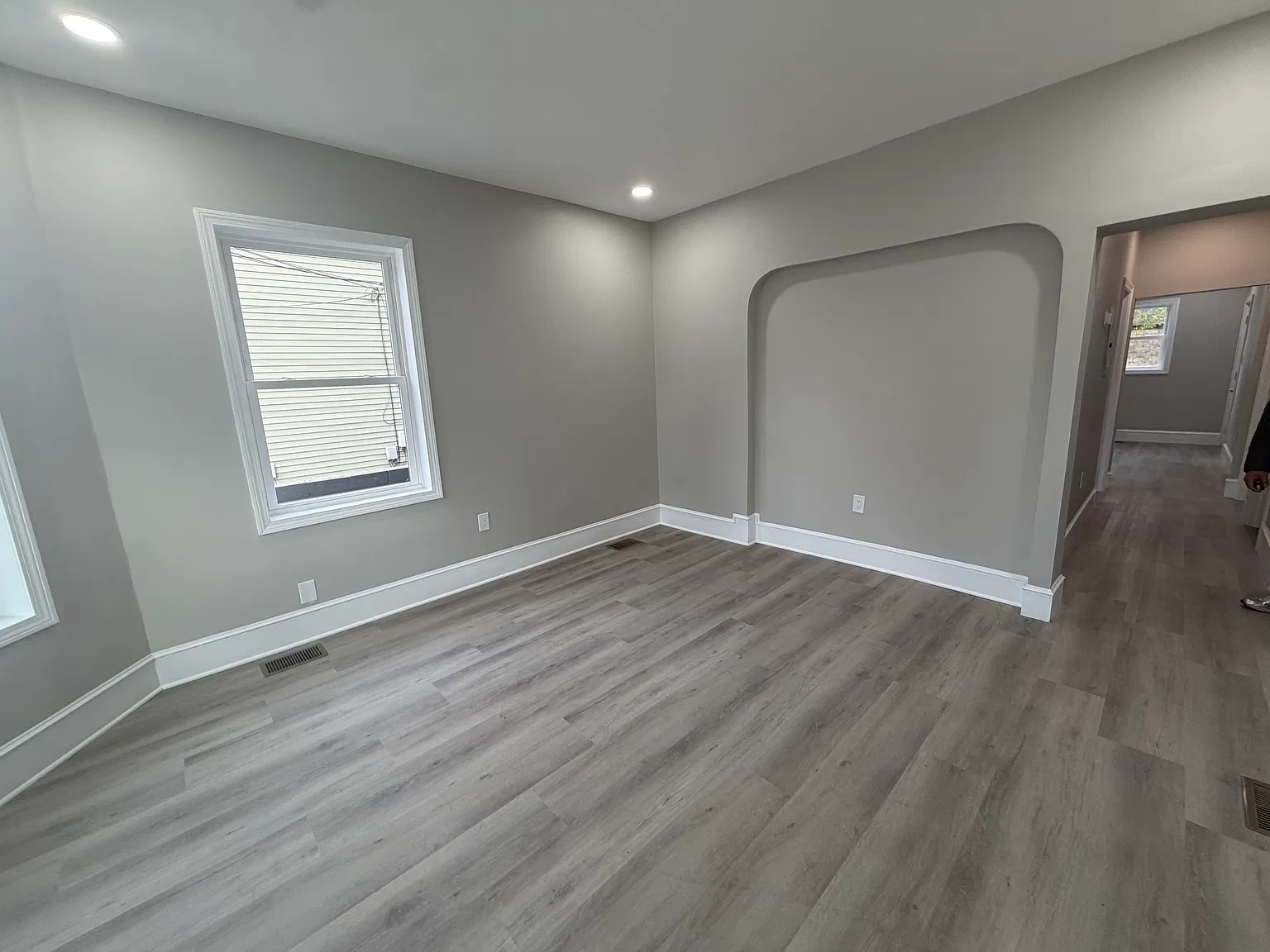 3 bed, 1.5 bath, 1000 sqft, $2,400 — Photo 4