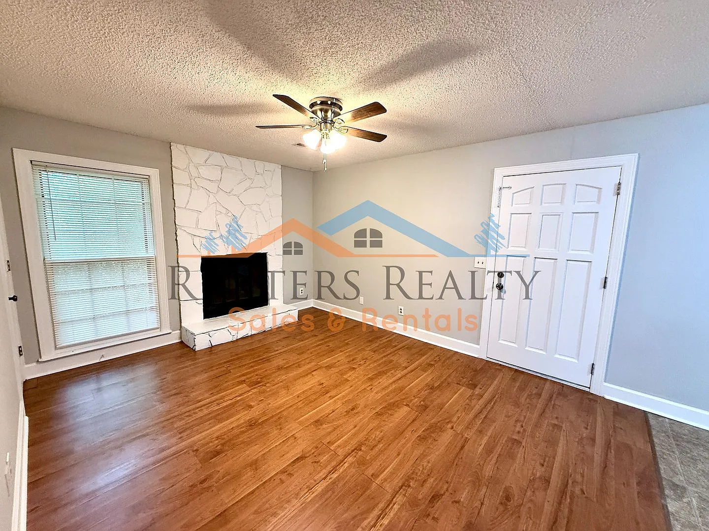 2 Bedroom Condo on Chapman Mountain — Photo 1