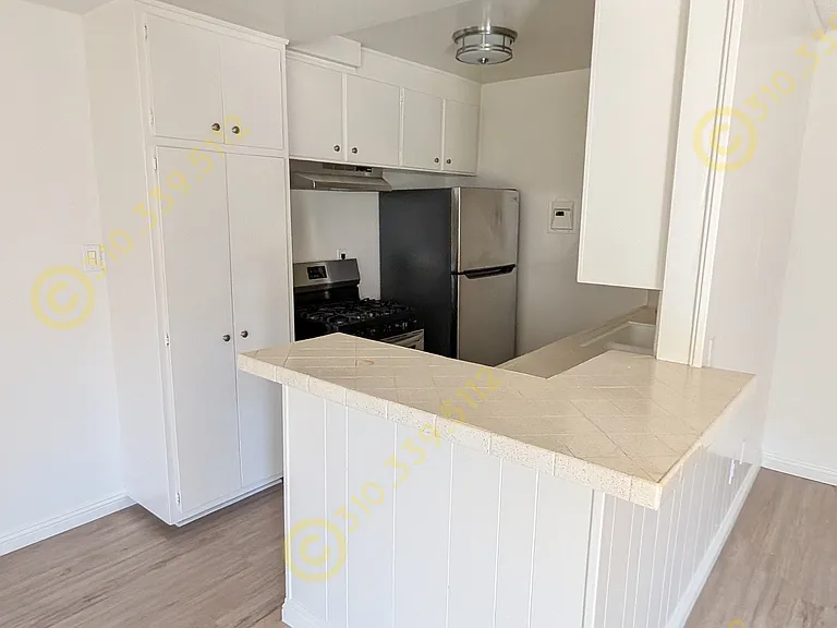 1517 Beloit Ave #2 — Photo 7