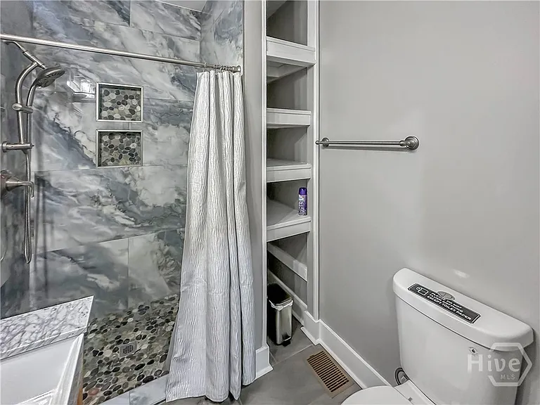 306 W 42nd St #A — Photo 19