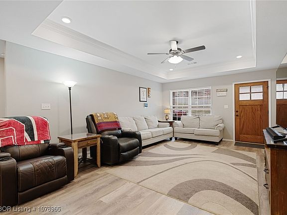 3rd image of 2131 Wisteria Ln