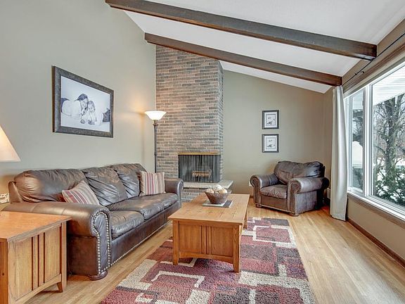 5th image of 909 Aspen Dr
