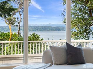 15889 25th Ave SW, Burien, WA 98166