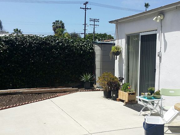 2nd image of 1717 Diamond St #1717
