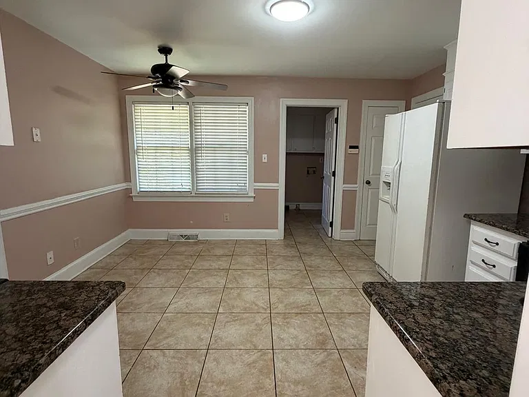 5600 Carmel Rd — Photo 16