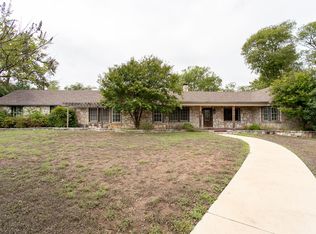 930 N Bluebell Rd, Kerrville, TX 78028