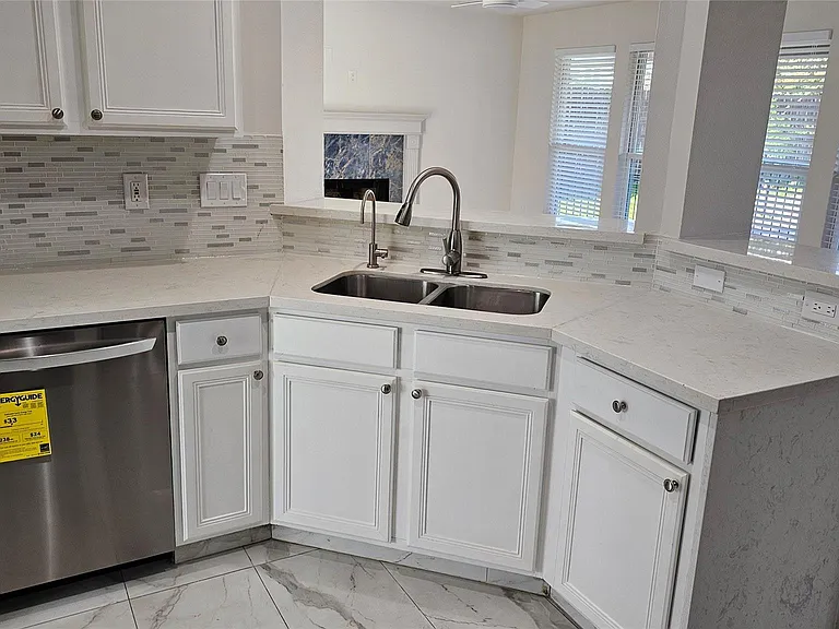 23510 Stratsborough Dr — Photo 10