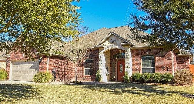 1st image of 2914 Twisted Oak Dr