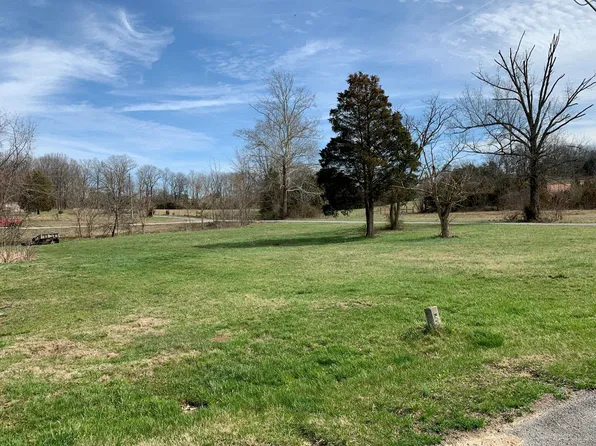 202 Duvall Ln, Crab Orchard, KY 40419