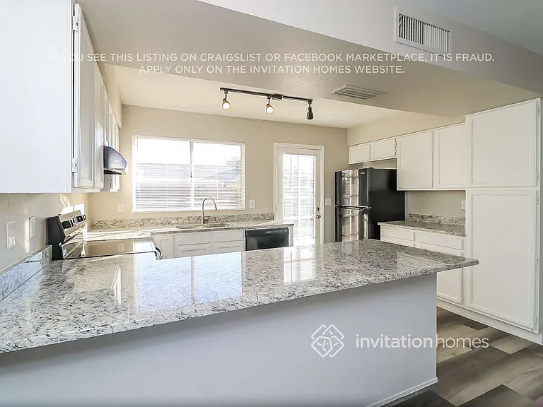 8509 W Golden Ln — Photo 7