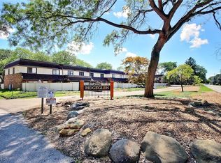 9956 Johnnycake Ridge Rd APT E8, Painesville, OH 44077