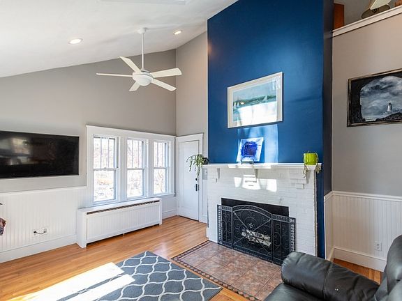 3rd image of 169 Walker Rd Floor 2