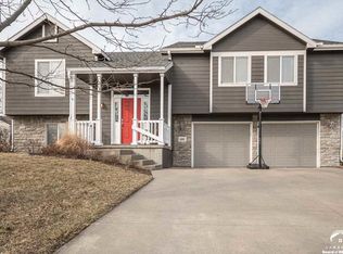601 Stonegate Ct, Lawrence, KS 66049