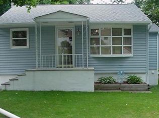 93 N Cherry Rd, Lake Hopatcong, NJ 07849