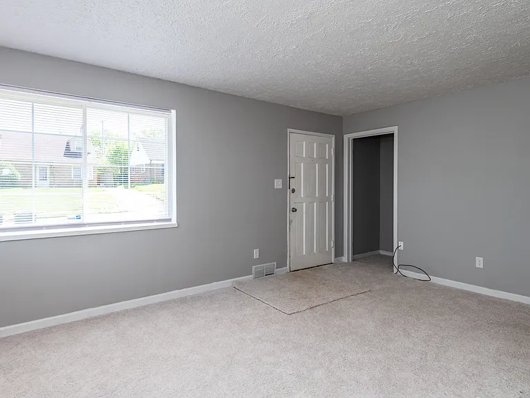 1451 Pershing Blvd — Photo 4