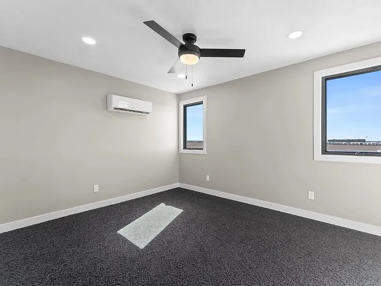 1901 E Wallin Cir — Photo 16