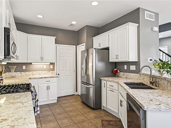 3rd image of 5759 Mapleview Dr