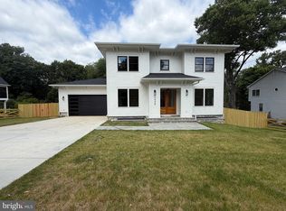 4008 Burke Station Rd, Fairfax, VA 22032