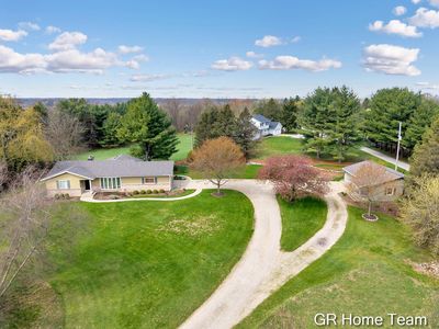 867 Cramton Ave NE, Ada, MI, 49301