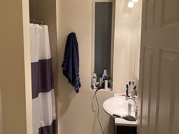 4th image of 1619 W Beach Ave APT 1F