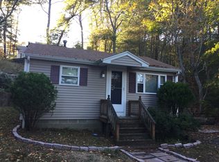 219 Roxy Cahoon Rd, Plymouth, MA 02360