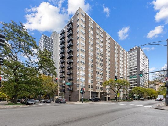 3033 N Sheridan Rd APT 906, Chicago, IL 60657