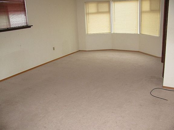 4th image of 9405 S Sheridan Ave