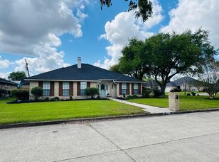 7095 Glen Willow Dr, Beaumont, TX 77706