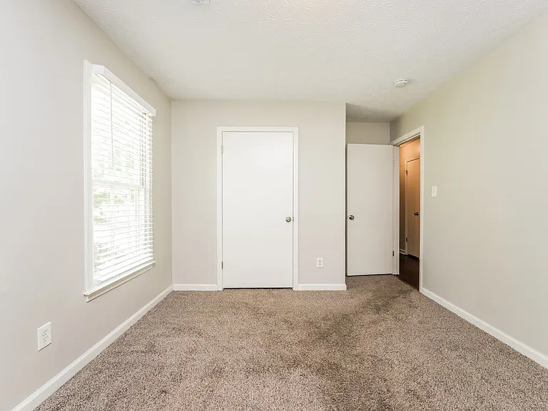 465 Rosehill Dr — Photo 13