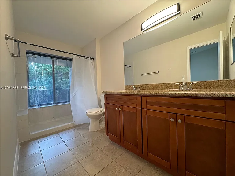 16498 NE 26th Ave #12 — Photo 18
