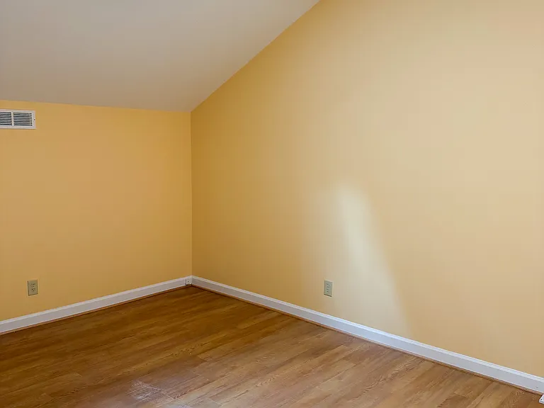 106 Montrose Dr — Photo 26