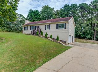 1016 Hillside Dr, Grayson, GA 30017