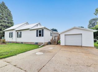 921 Velp Ave, Green Bay, WI 54303