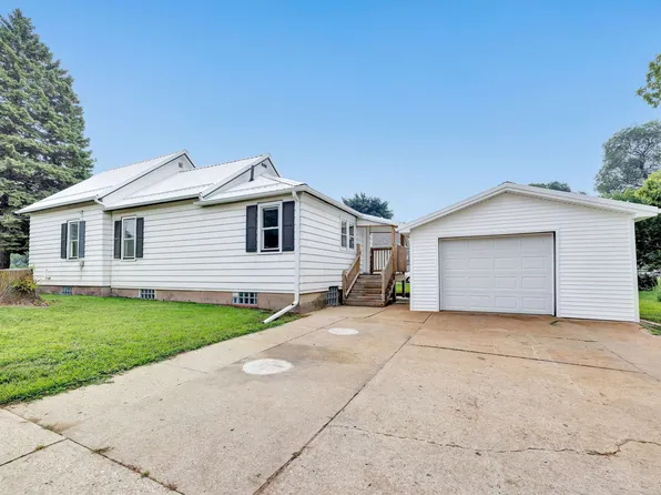 921 Velp Ave, Green Bay, WI 54303