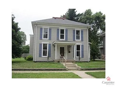 918 W Main St photo 1
