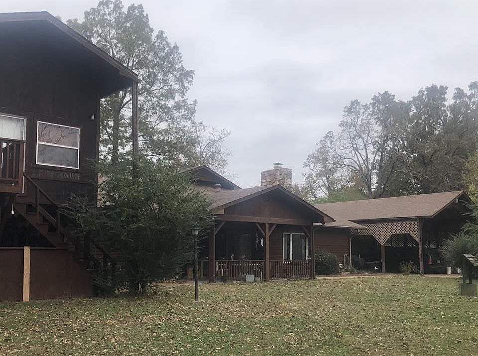 1st image of 223 Whispering Oaks Trl