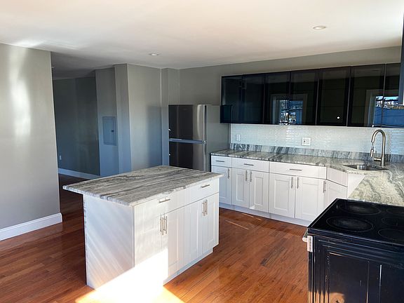 3rd image of 190 W Lehigh Ave #2NDFL