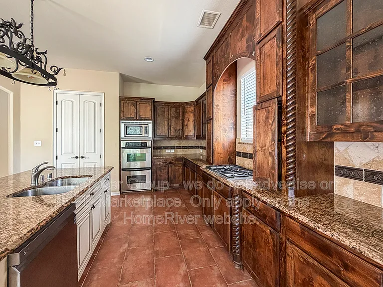 1105 Reese Way — Photo 7