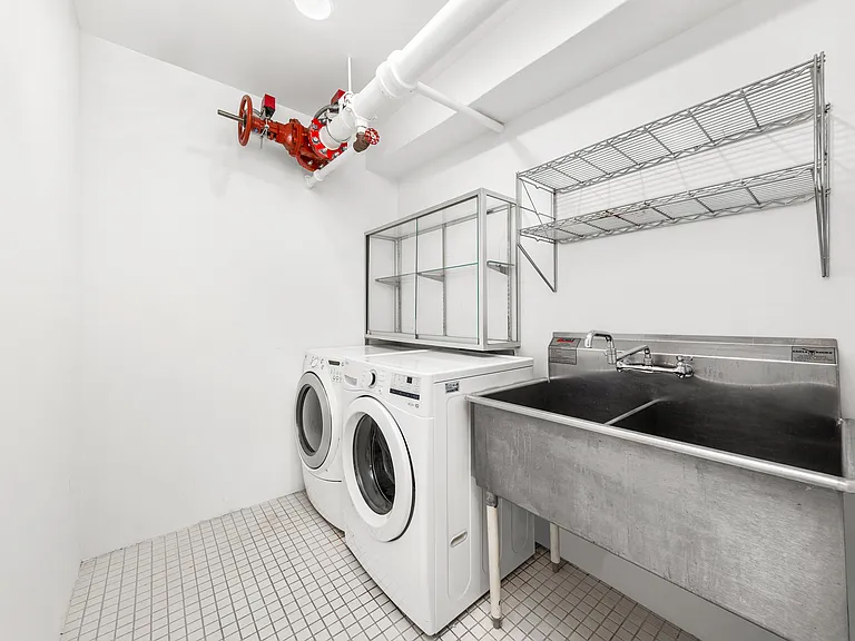191 Chrystie St #4R — Photo 14