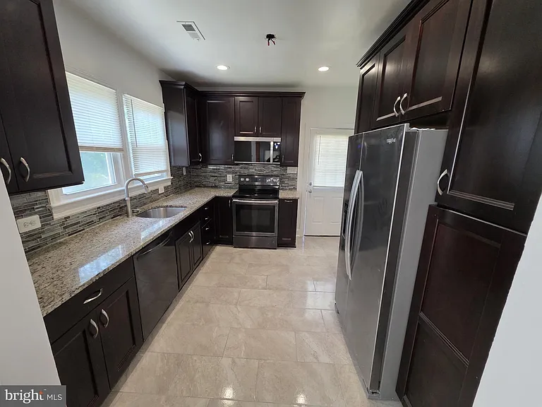 5815 Robin Ln — Photo 3