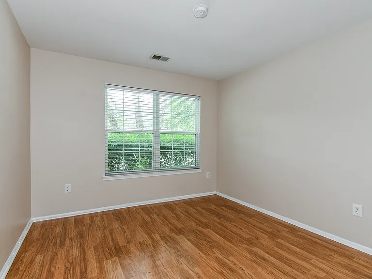2055 Charles Ct — Photo 10