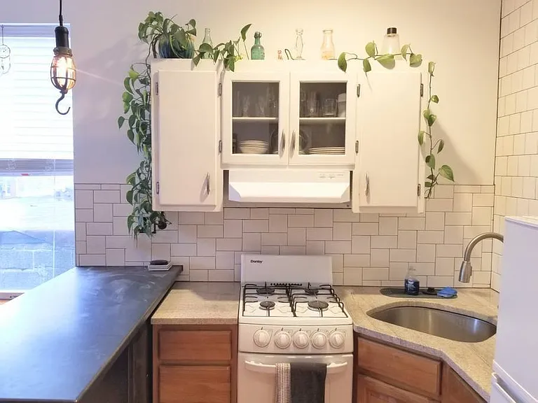 2576 Frankford Ave #2R — Photo 3