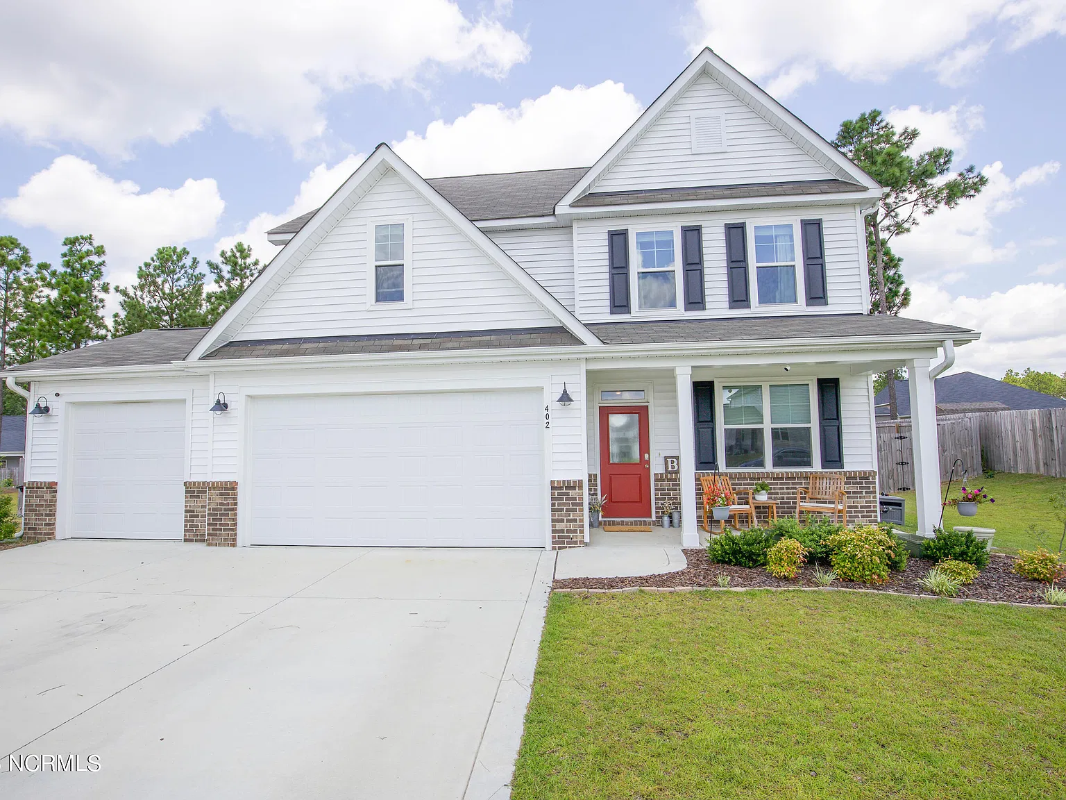 4 bed, 2.5 bath, 2363 sqft, $2,400 — Photo 1